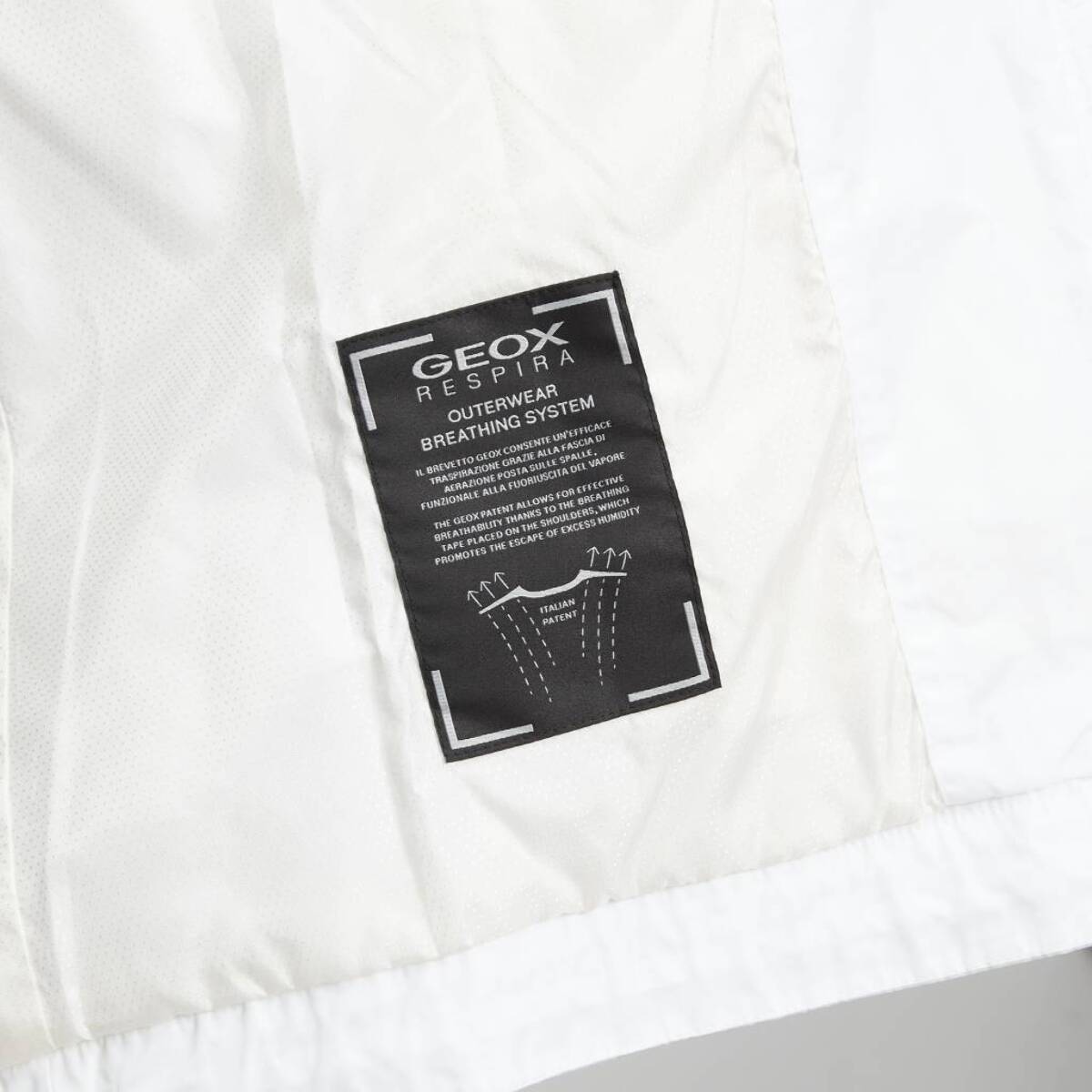 Chaqueta Mujer de la marca GEOX  modelo W9220V T2415 BLANCO