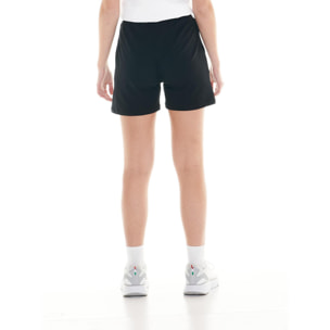 Pantalón corto básico de mujer.