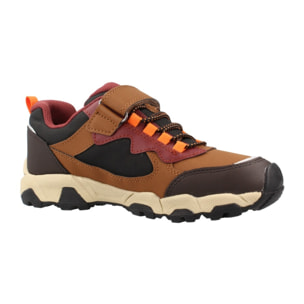 Zapatillas Niño de la marca GEOX  modelo J MAGNETAR MARRON