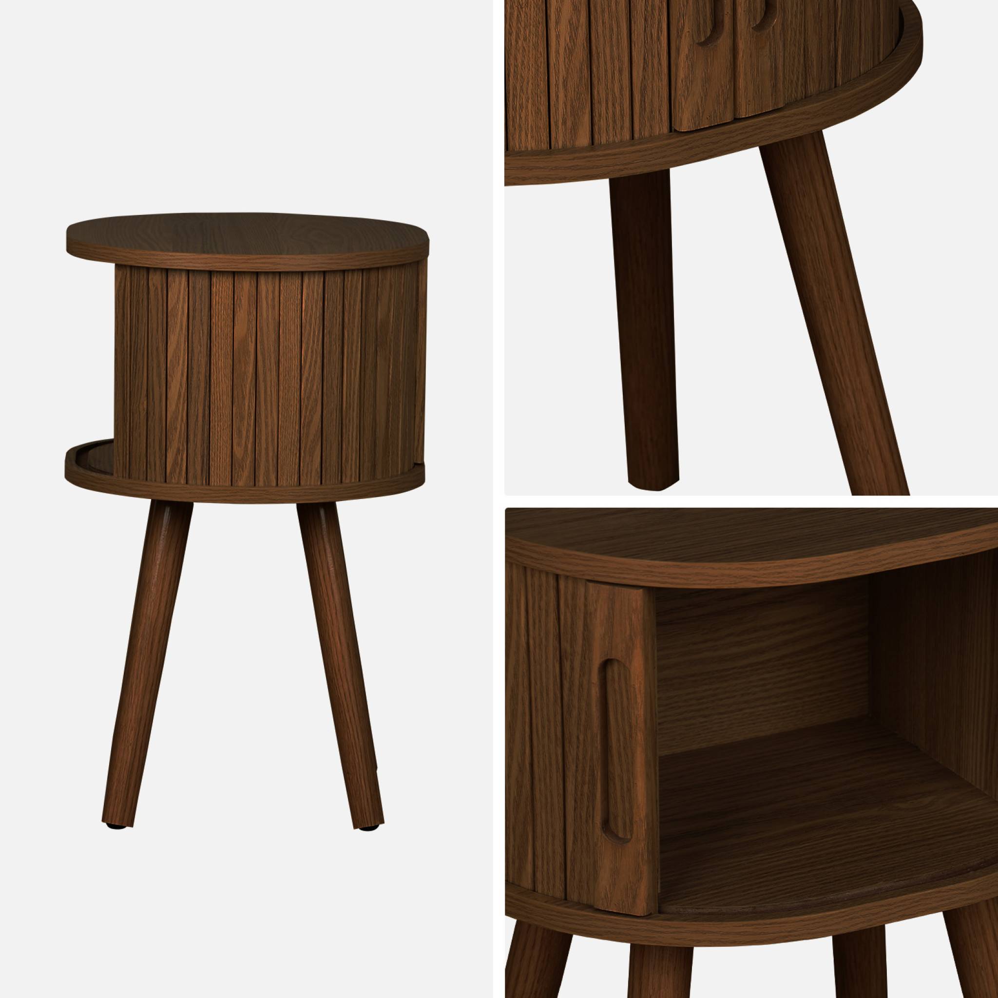 Lot de 2 tables de chevet ovale 2 portes coulissantes poignées creusées. effet bois rainuré. L40 x l34 x H54.8cm