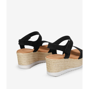 Sandalias de piel negras con cuña efecto esparto