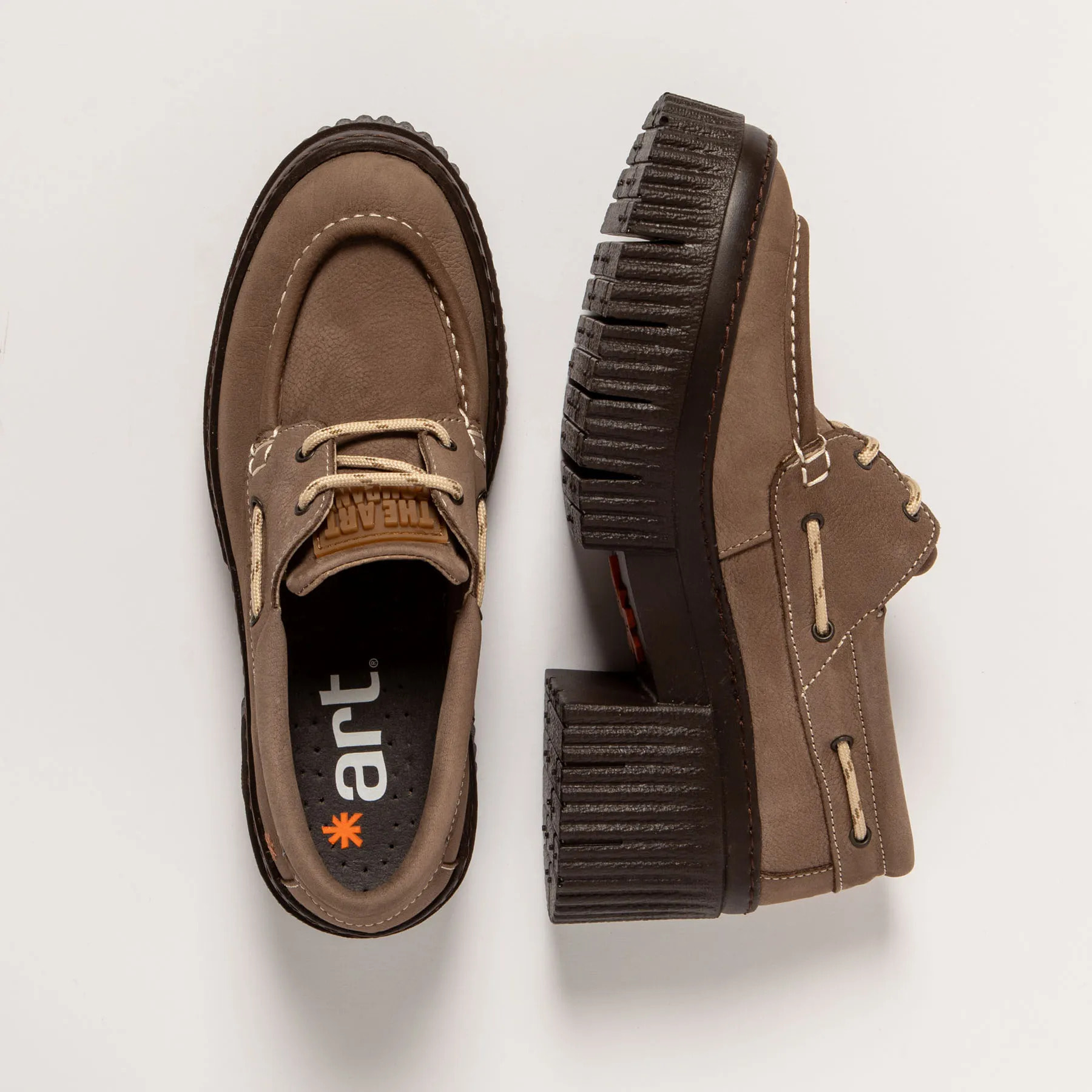 Zapatos con tacón 1379 NOBUCK TAUPE/YORK color Taupe