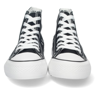 Zapatilla Abotinada de Lona con Cordones