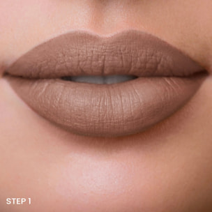 EXTRA DURABLE LIP DUO - LIQUID LIPSTICK + LIP GLOSS Rossetto liquido lunga durata con gloss lucido
