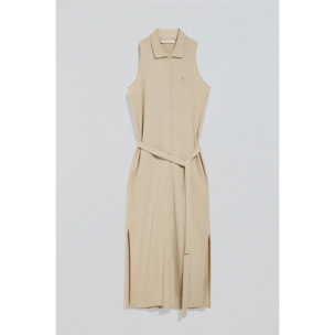 Vestido beige sin mangas abotonado con monograma bordado