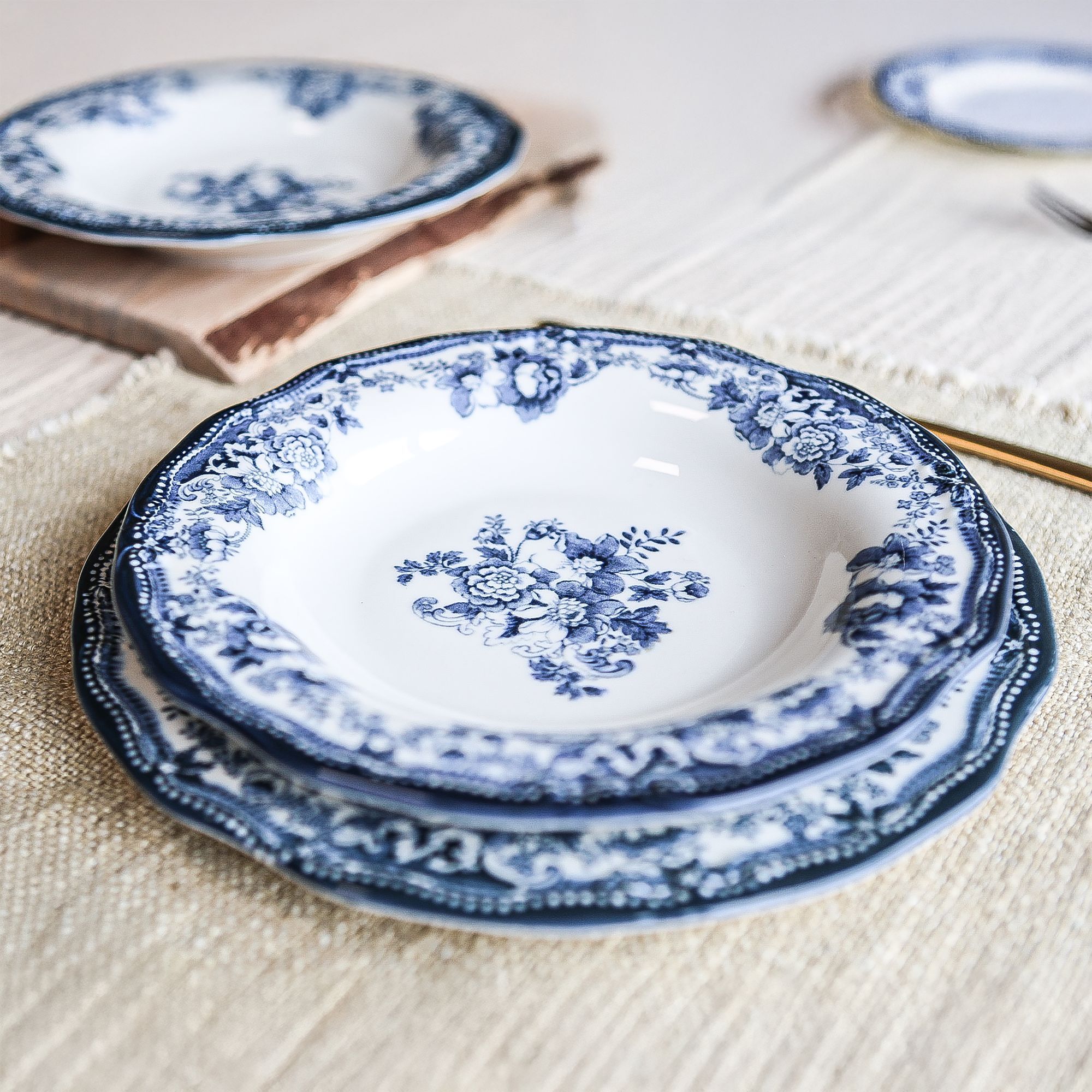 Lot de 6 assiettes creuses fleuries en grès bleu 22cm FAUSTINE