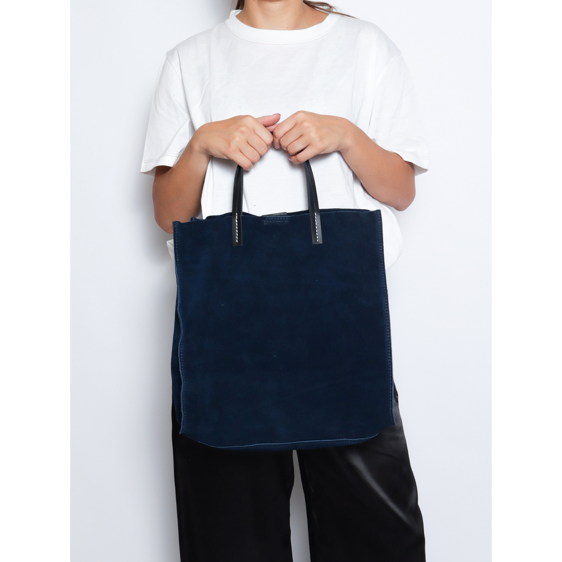 Borsa a mano da donna Made in Italy - Modello Novara Lux - Pelle Scamosciata - 34.5 x 32.0 x 17.0 cm