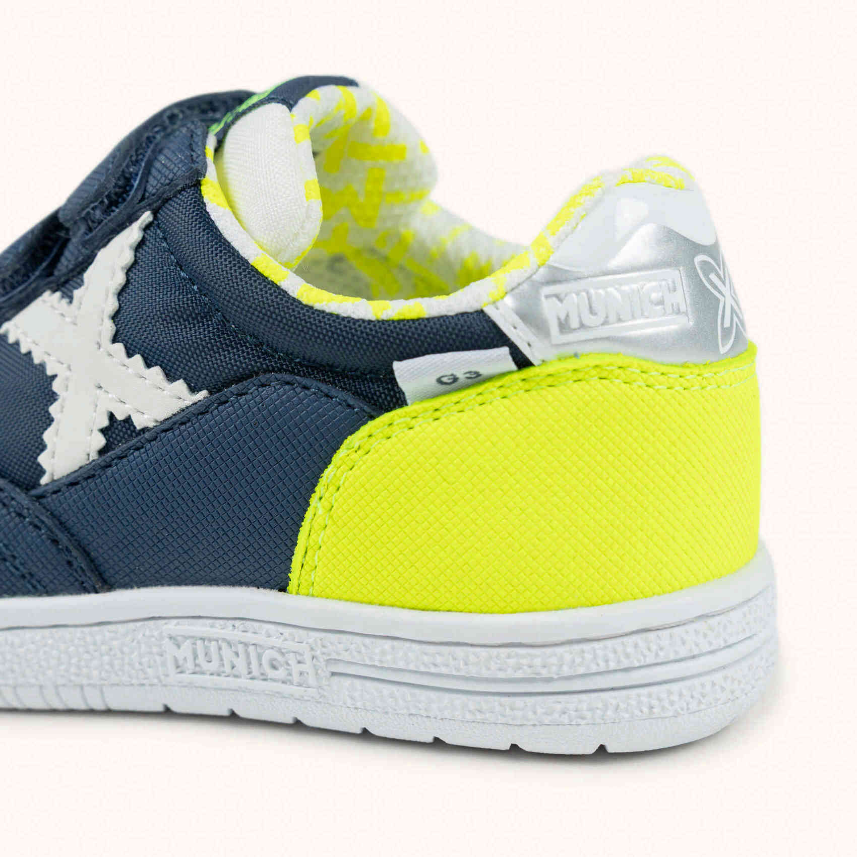 MUNICH G-3 KID VCO 459 Zapatillas Infantiles de Fútbol Sala Azul Petróleo con Talón Amarillo Flúor y Triple Velcro