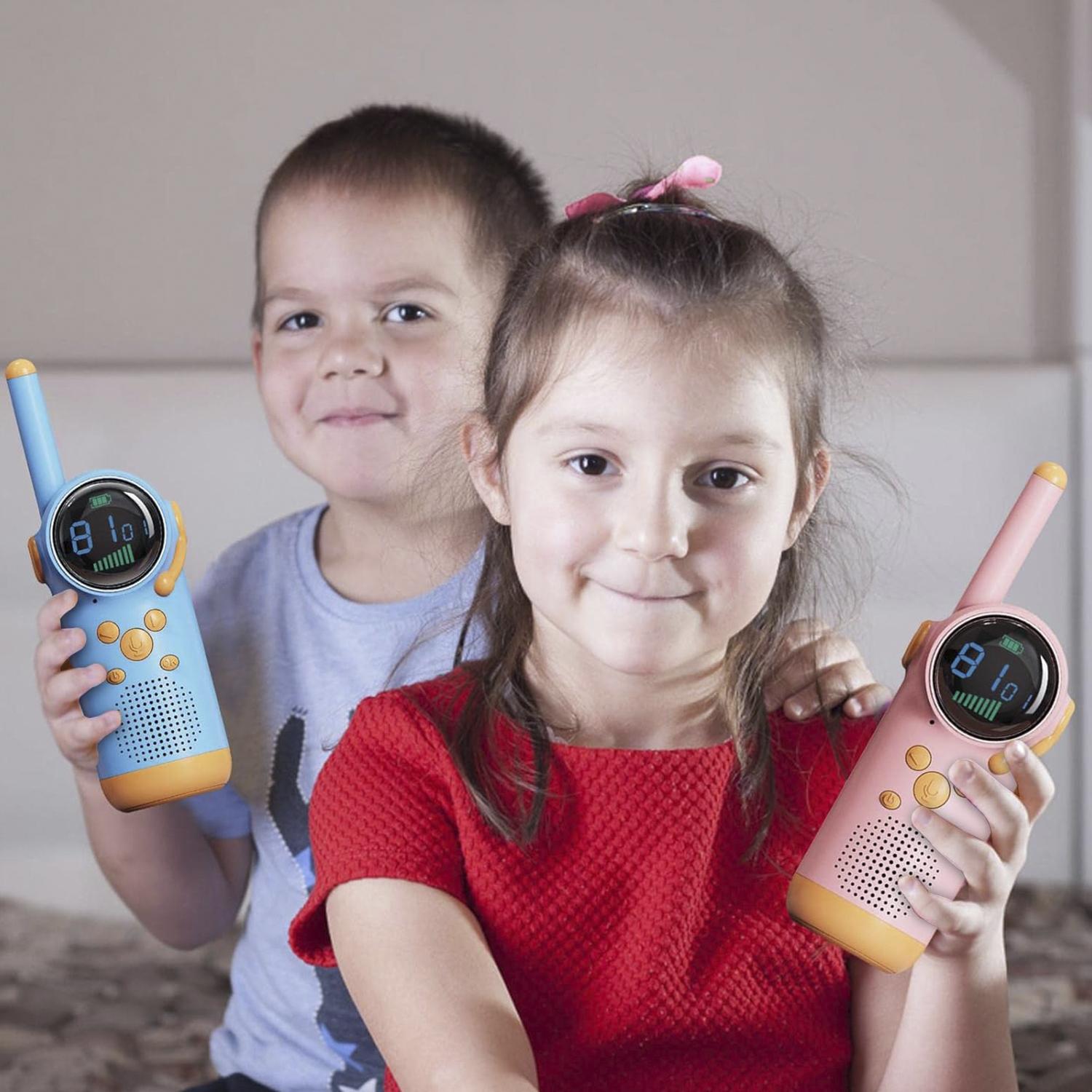 DAM Walkie Talkies infantiles D22, 1-3 km, pantalla a color, 99 códigos de grupo encriptados, luz LED. 2 unidades. Batería recargable. 4,5x4,5x14,3 Cm. Color: Rosa