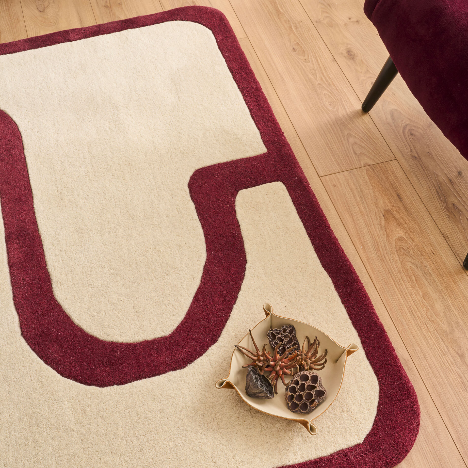 PANTONE - Tapis en laine fait main Rouge D'ORAGE bordeaux
