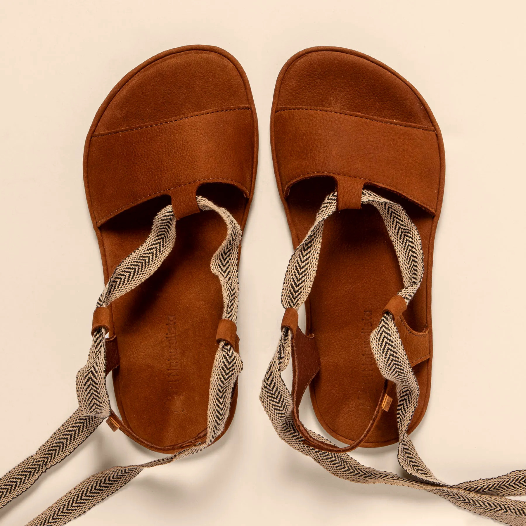 Sandalias N5685 NOBUCK LAVADO CUERO/SATYA color Cuero