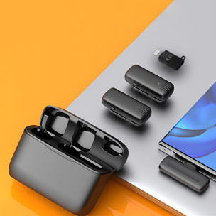Microfono wireless portatile con clip J13. Include 2 microfoni e 1 ricevitore. Per smartphone, fotocamere e laptop. Connessione USB-C + Lightning.