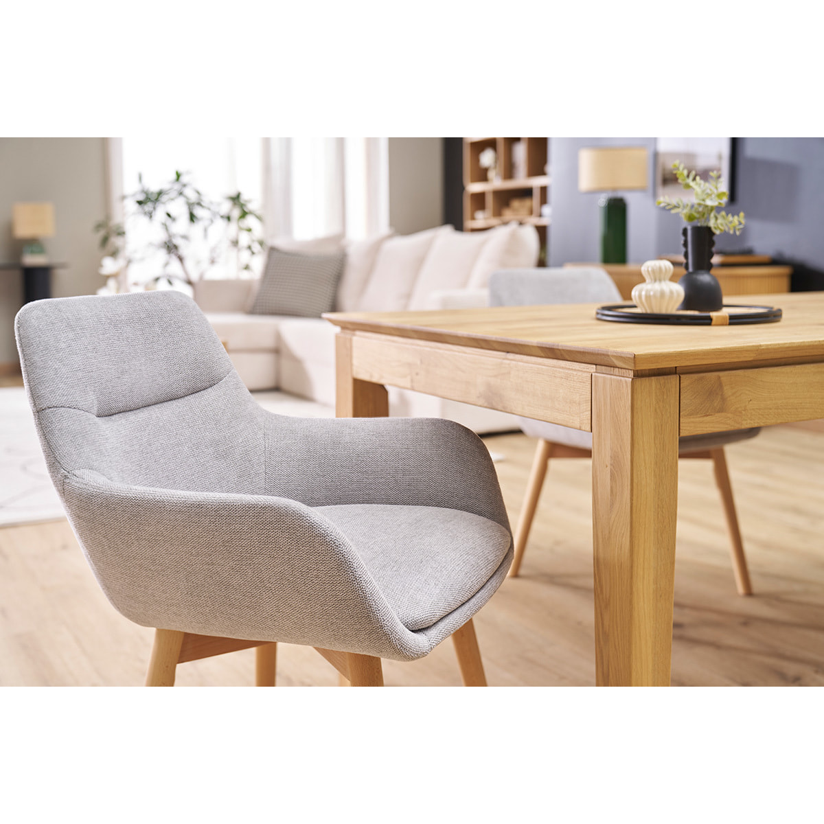 Chaises en tissu effet velours texturé gris clair et bois clair (lot de 2) ALESS