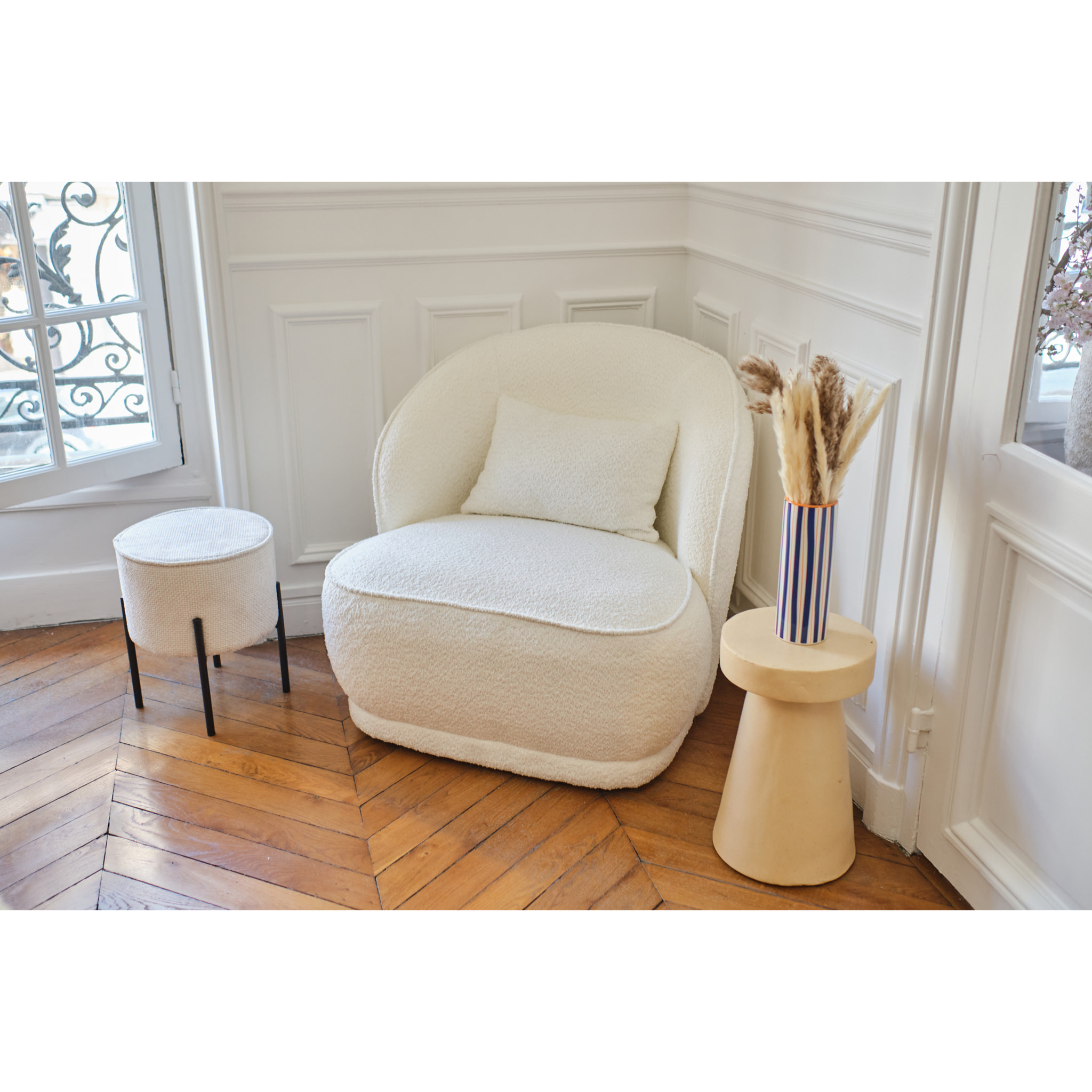 Fauteuil design bouclé blanc
