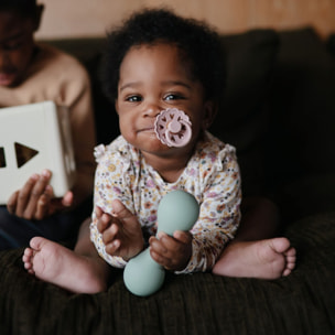 Mushie Sonajero Silicona Bebé Solid