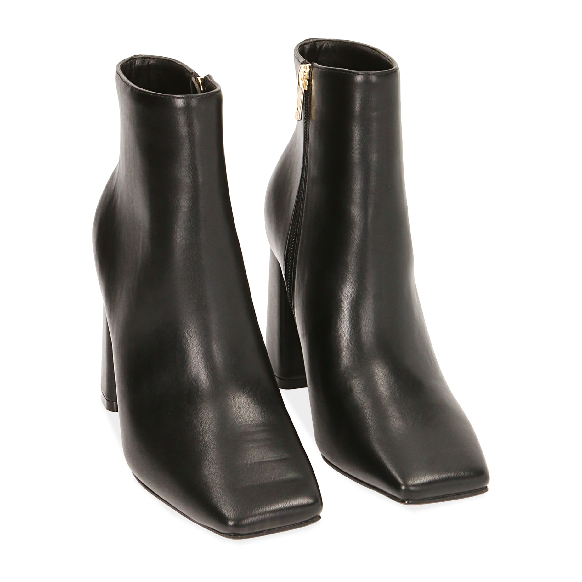 Botines negros, tacón 9 cm.