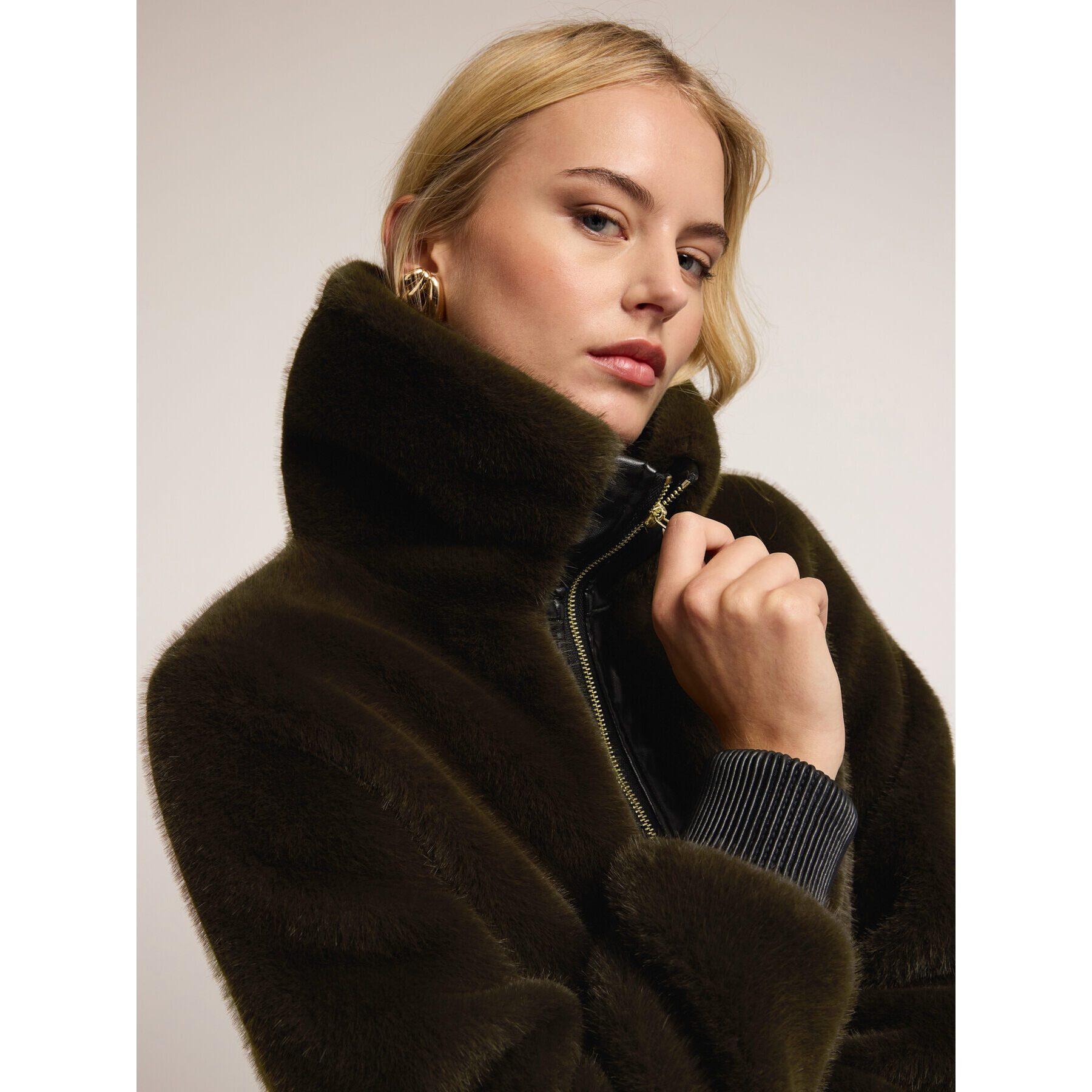 Motivi - Giubbotto effetto peluche con inserti - Verde militare