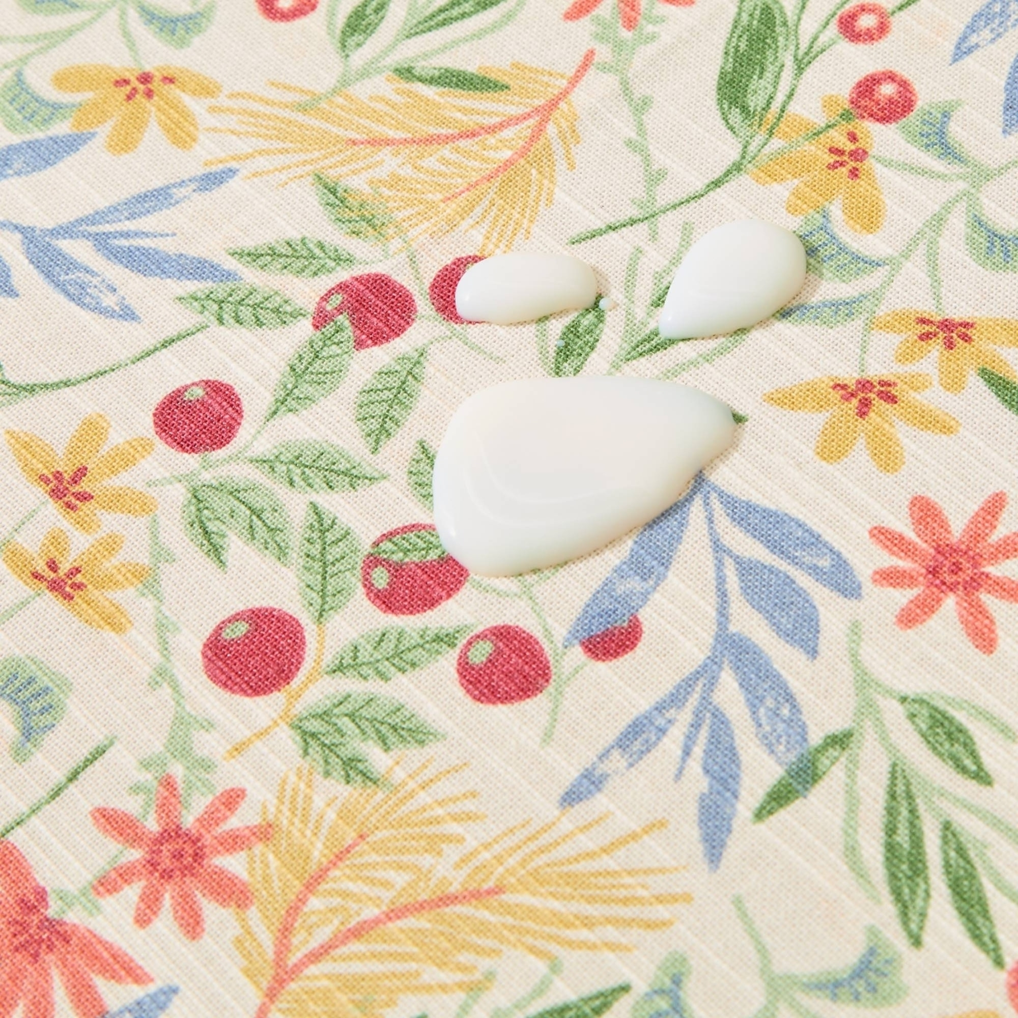 Mantel resinado flores Lisi color marron beige