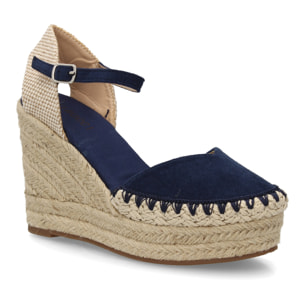 Alpargata de cuña alta de esparto con cierre de hebilla