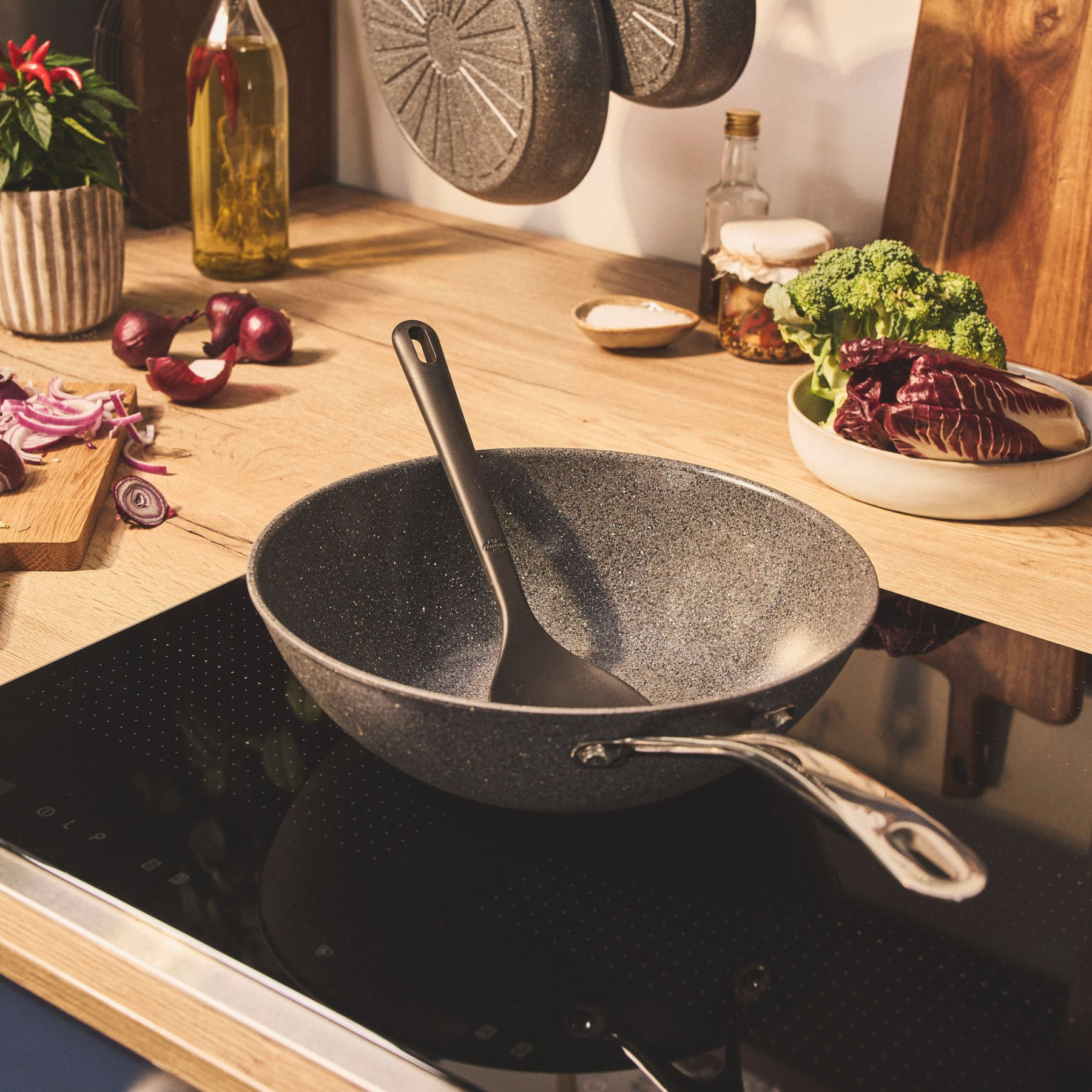 Wok, 30 cm, Aluminium, Revêtement antiadhésif en céramique renforcée en titane