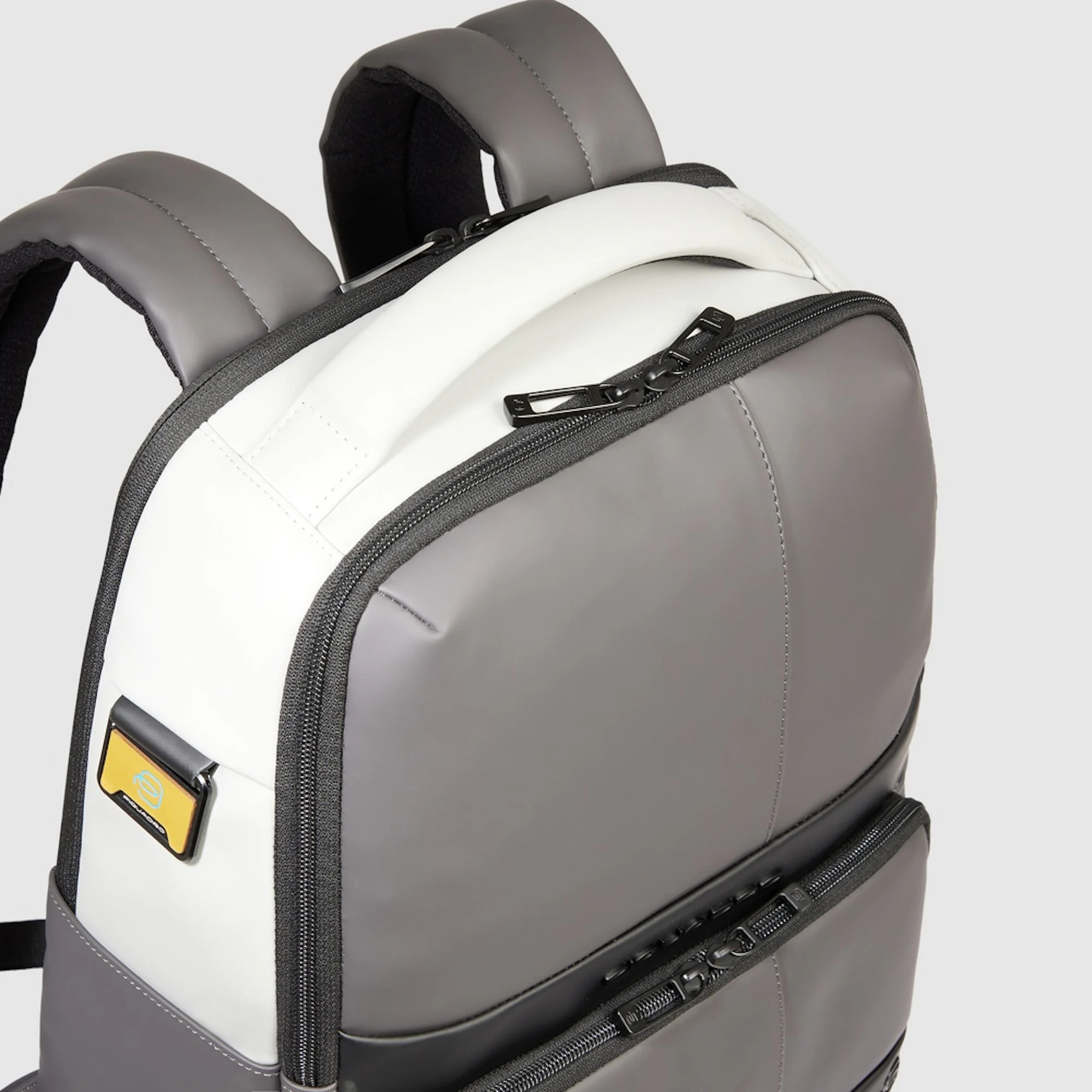 Piquadro Zaino resistente all'acqua porta pc e iPad® con protezioni antiurto e anti RFID