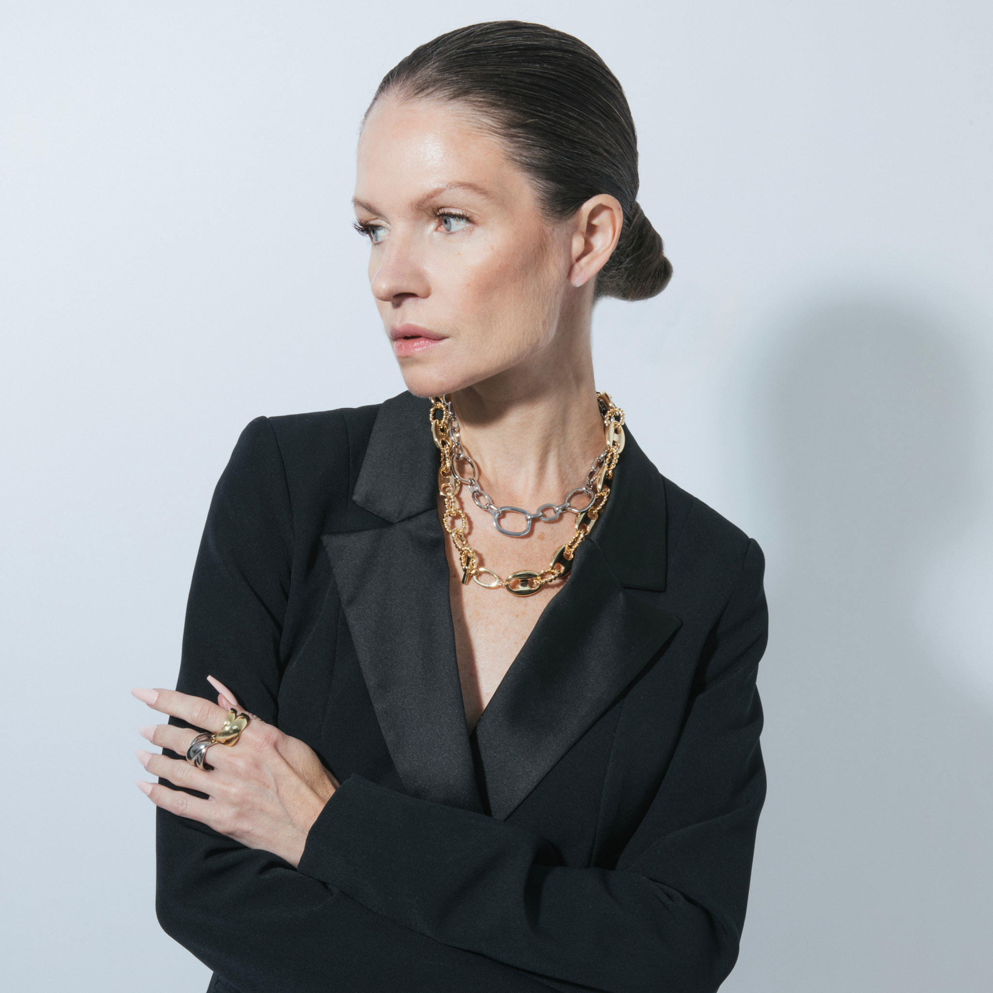 Anillo LUX BY LUX acabado oro amarillo 18k