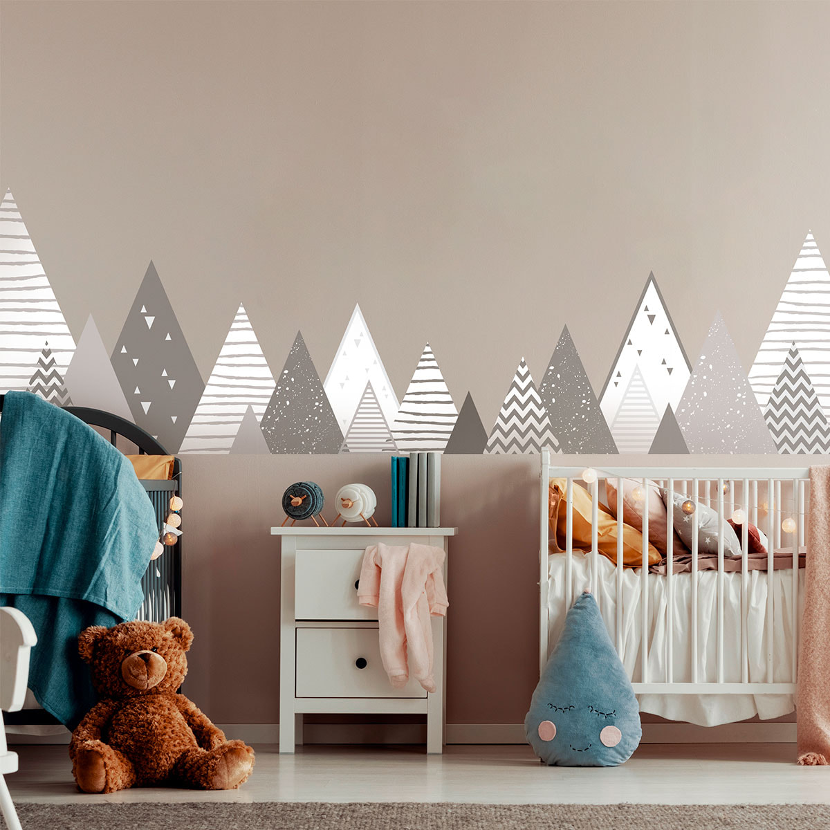 Stickers muraux enfants - Décoration chambre bébé - Autocollant Sticker mural géant enfant montagnes scandinaves GRISHKA