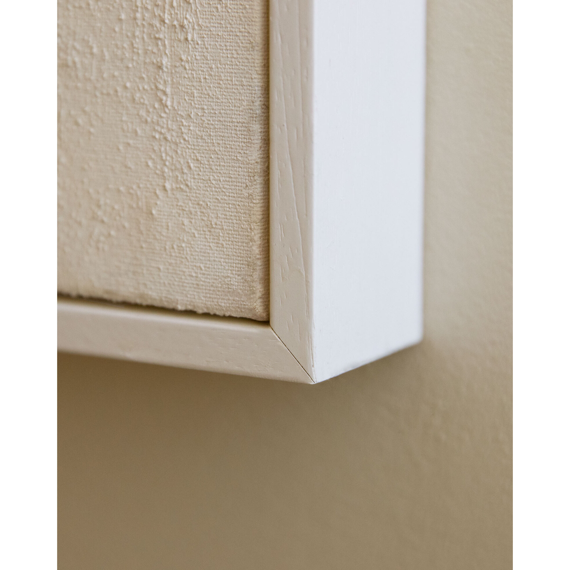 Tableau blanc décoratif sur coton avec cadre en bois peint à la main à la peinture à l'huile dans différentes tailles