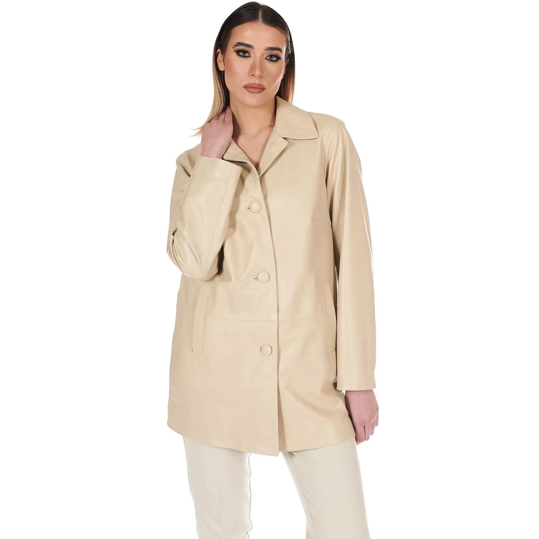 Giacca in pelle beige monopetto versione oversize