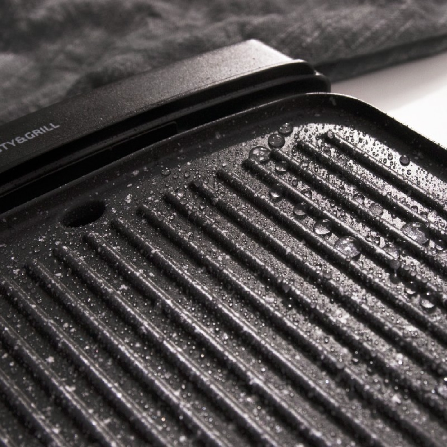 Cecotec Plancha électrique Tasty&Grill 3000 RockWater MixGrill