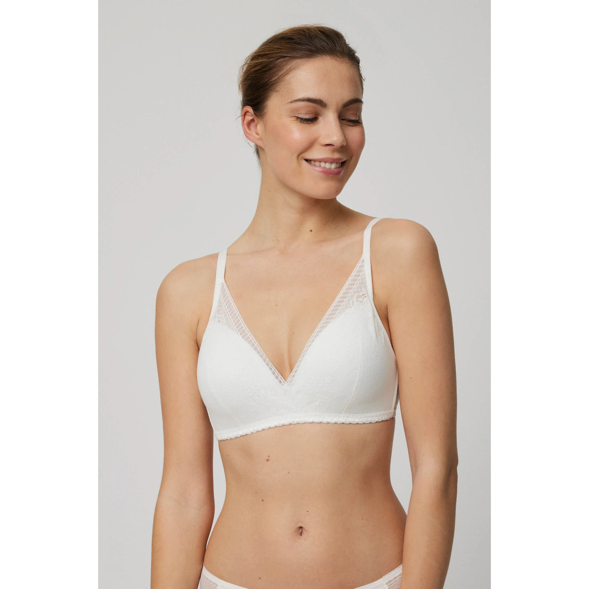 Reggiseno a triangolo imbottito senza ferretto con pizzo avorio, coppe B e C