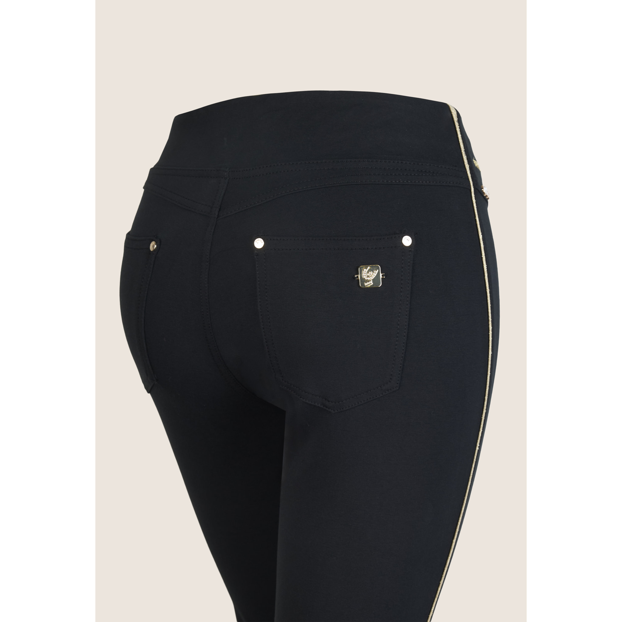 Pantaloni capri skinny in cotone organico