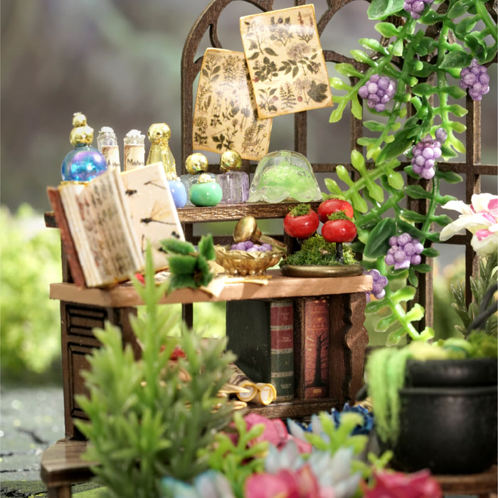 Collezione Bottiglie da Sogno, Giardino Magico. Modello 3D realistico con grande dettaglio e luci LED.