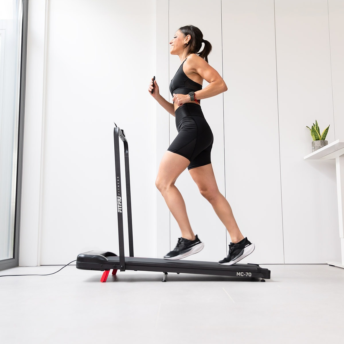 Cinta de correr plegable ultracompacta,10km/h, manillar abatible, 750W