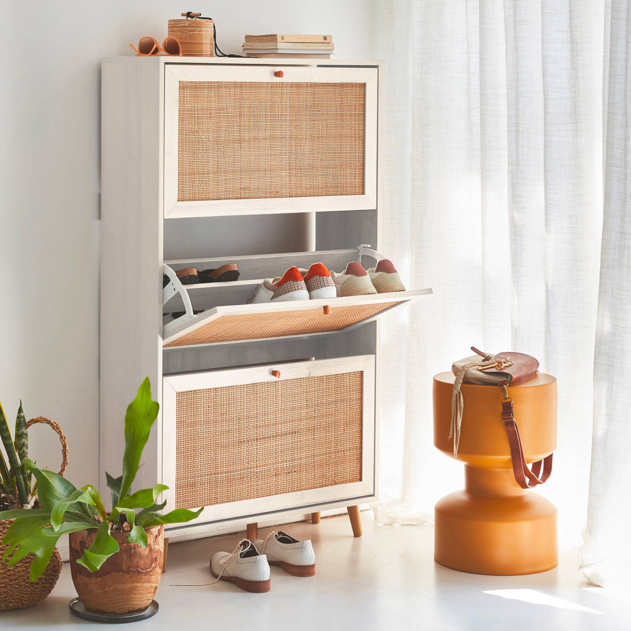 Meuble à chaussures décor bois et cannage 3 abattants  BOHÈME