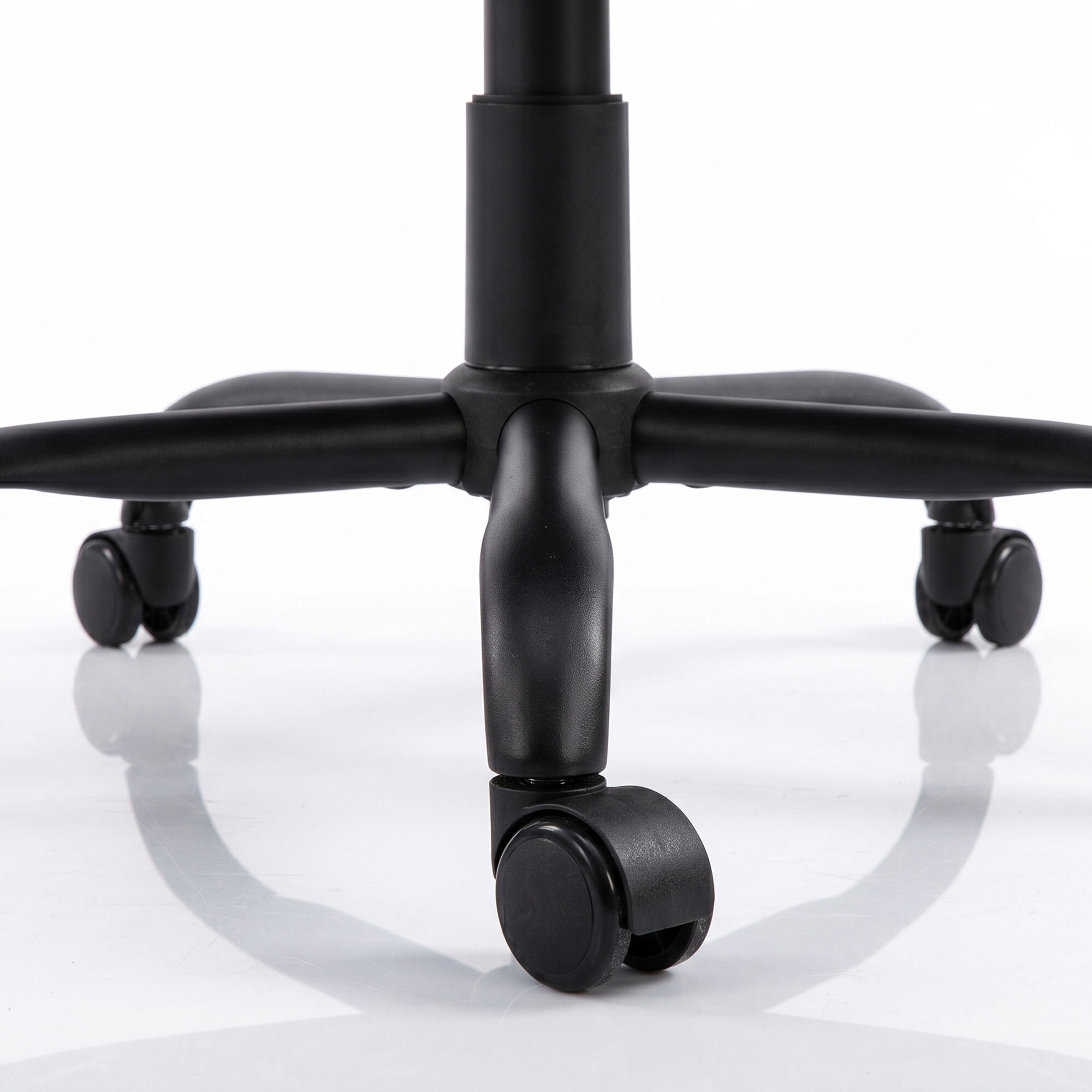 Yūto - Sedia Da Ufficio Ergonomica 50x131x47 cm Poltrona Direzionale Comoda con Ruote Girevoli in Similpelle Nera