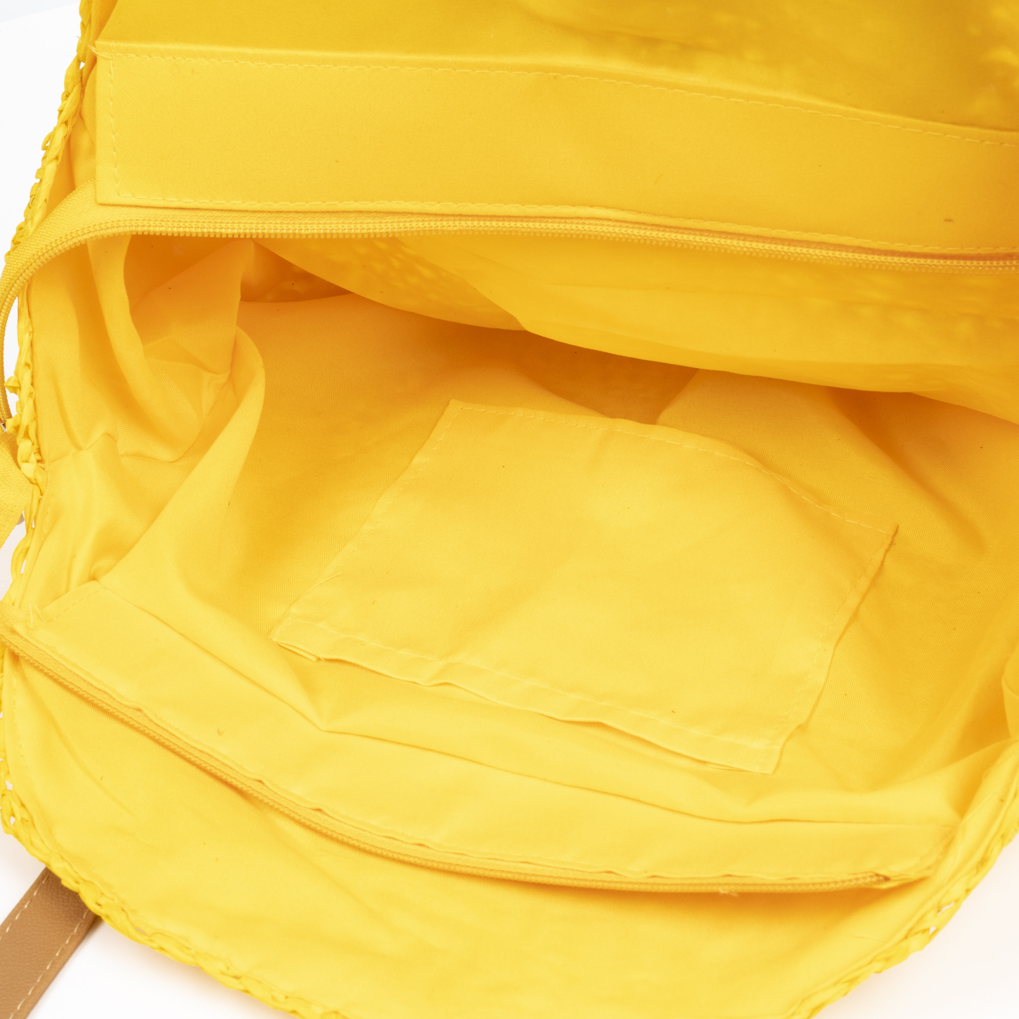 IRIA QUINTANA Borsa a tracolla da donna Francavilla realizzata in rafia di carta intrecciata. 46x10x40 cm. Colore: giallo chiaro