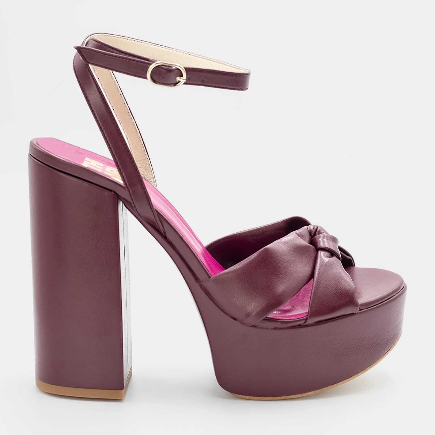 Sandalias de mujer con plataforma y nudo.