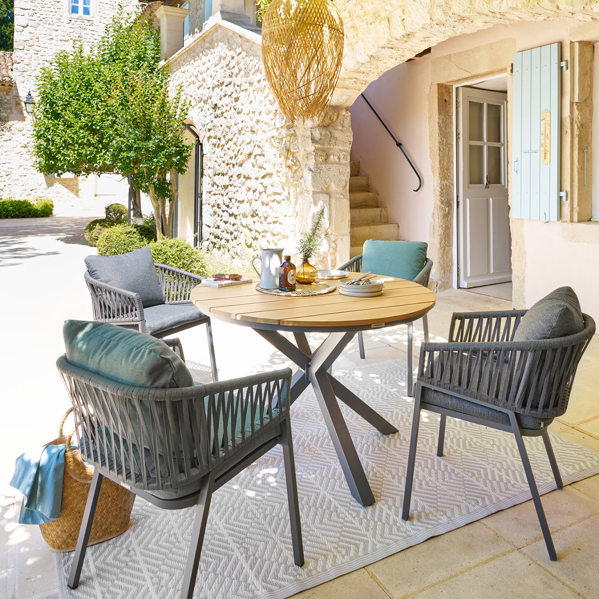 Table de jardin "Oriengo" acacia  & graphite 4 places en aluminium traité époxy