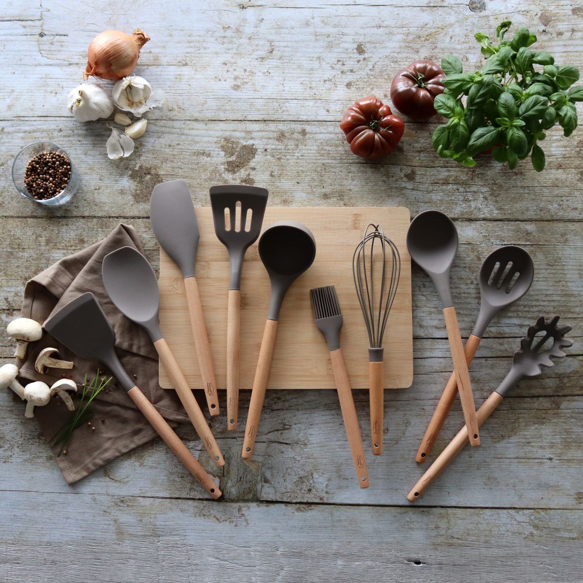Lot de 10 ustensiles en silicone et manche en bois  ELIOTT