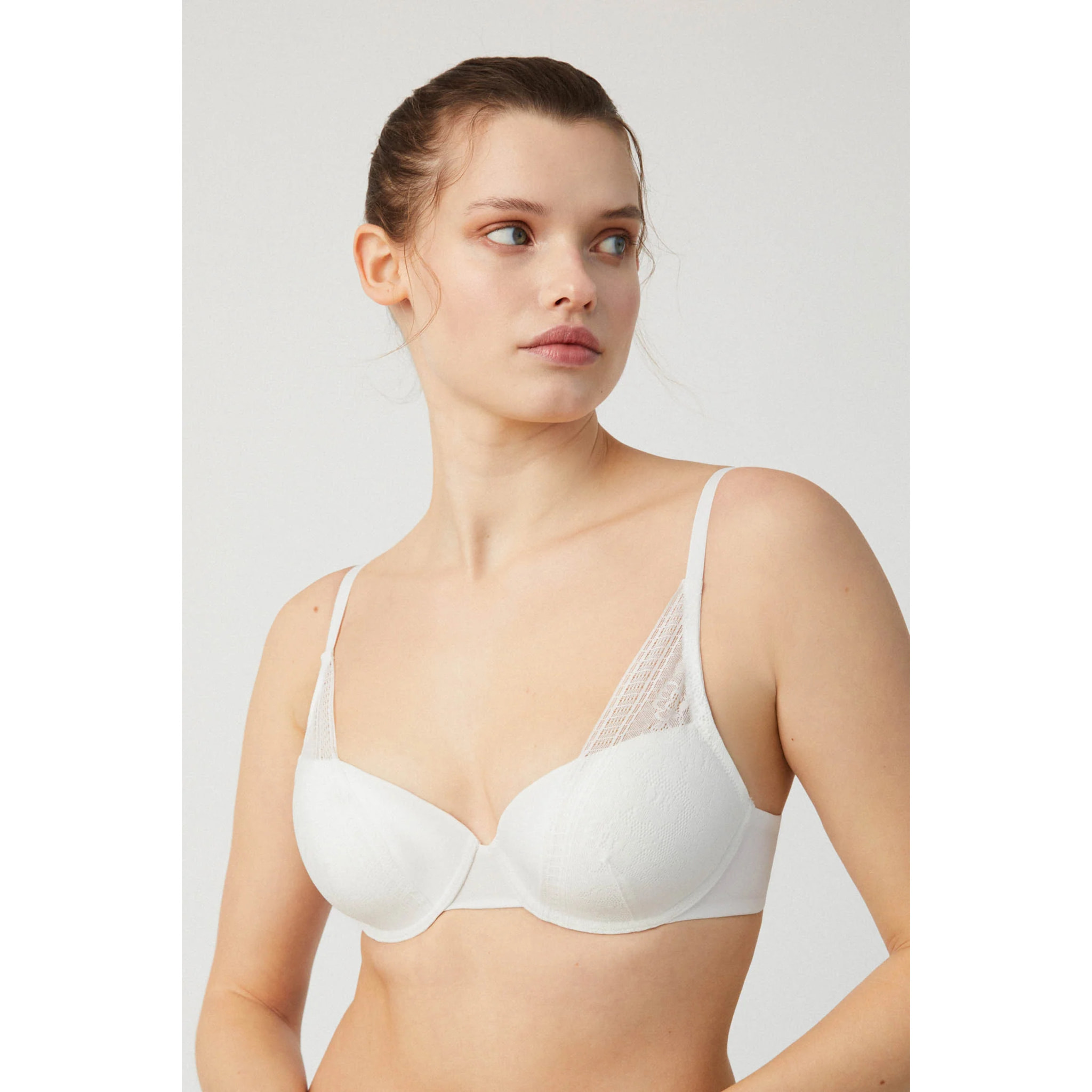Reggiseno imbottito con ferretto in pizzo avorio, coppe B e C