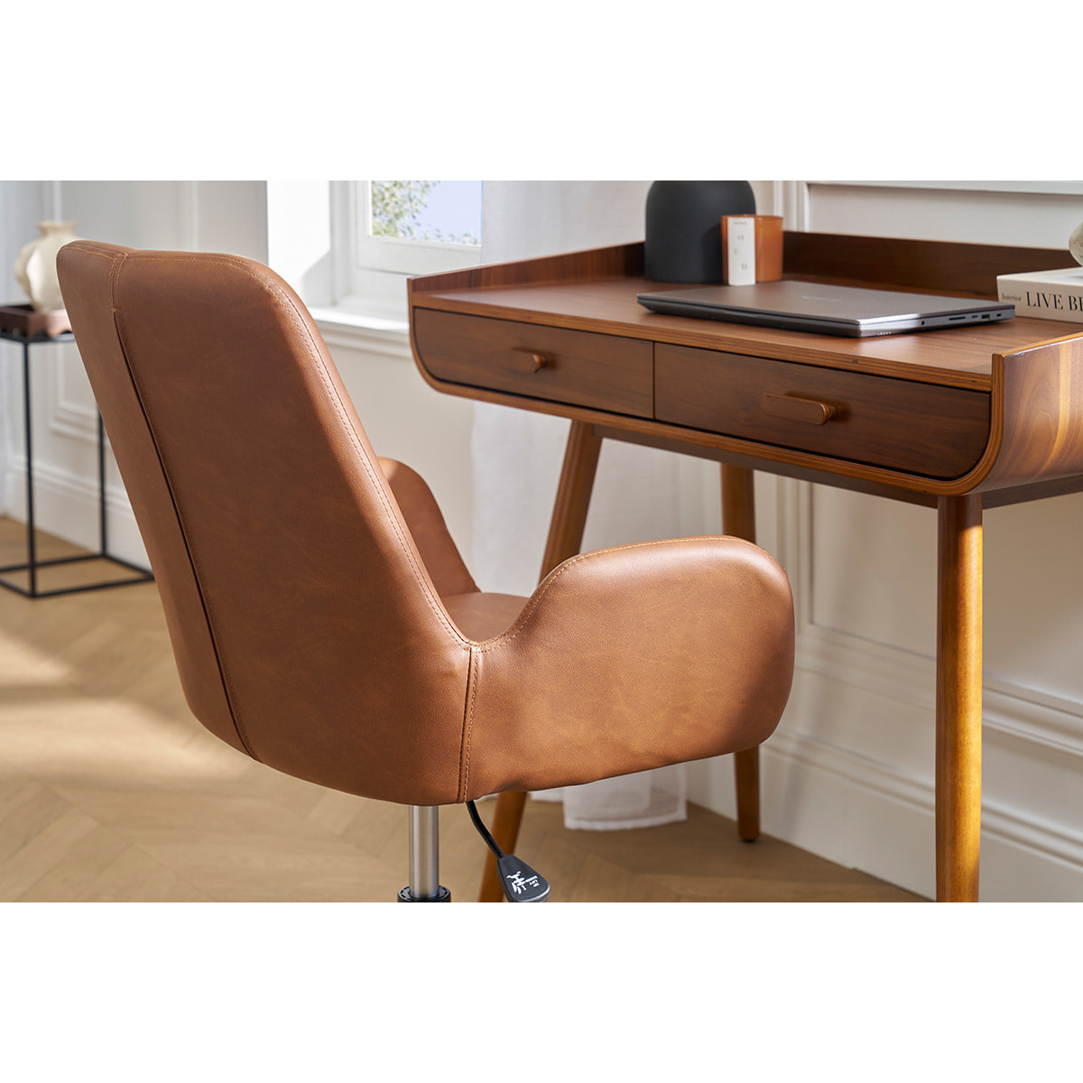 Chaise de bureau à roulettes marron et métal noir ALBAN