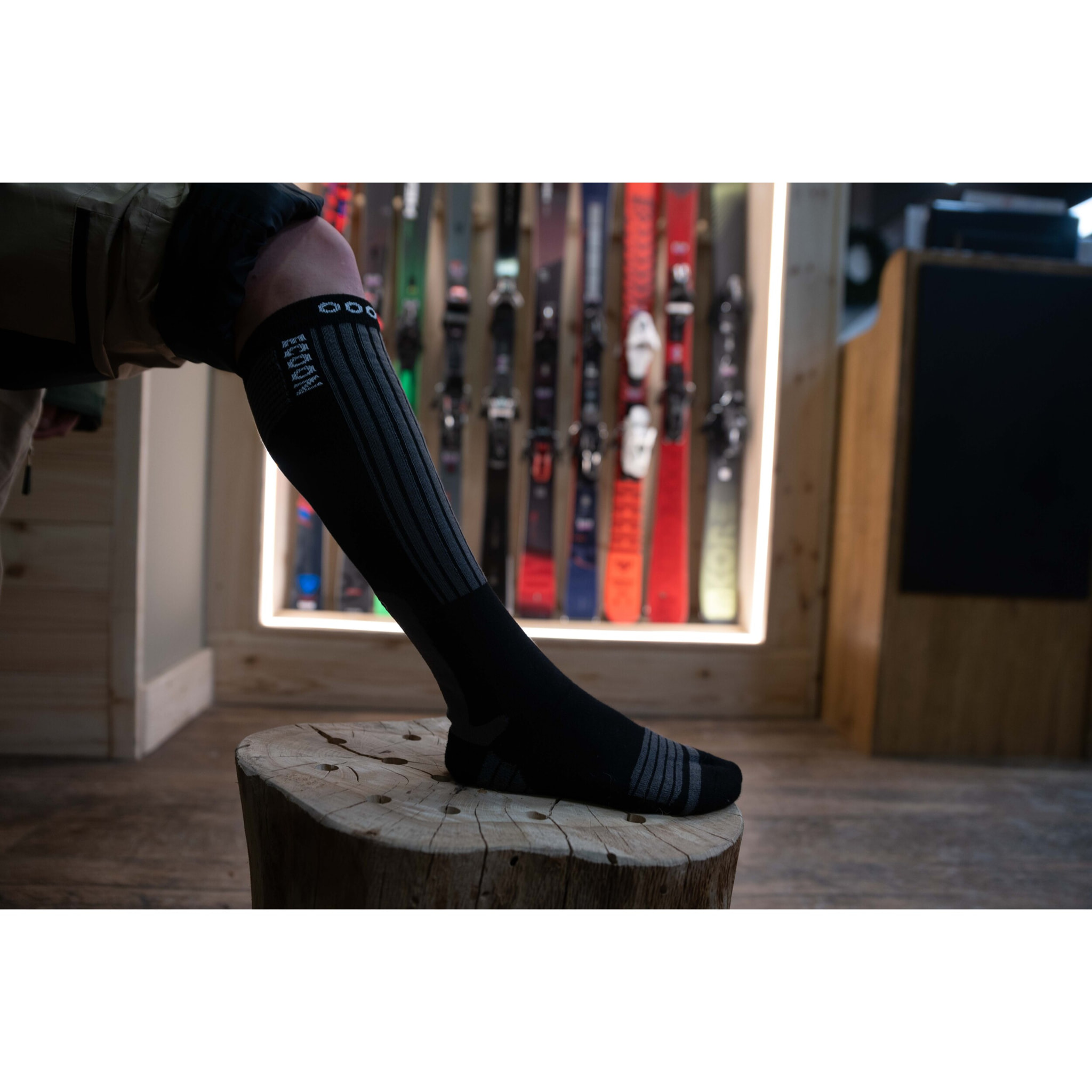Calcetines Glossglock dela marca ECOON - Negro