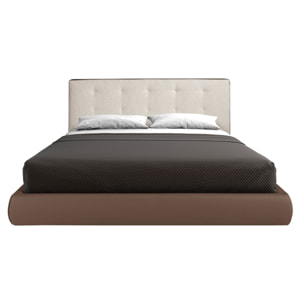 Cama Angel Cerdá capitoné de matrimonio con cabecero en tela en blanco roto y estructura de polipiel en marrón y patas de acero inoxidable en negro 199x224x98cm