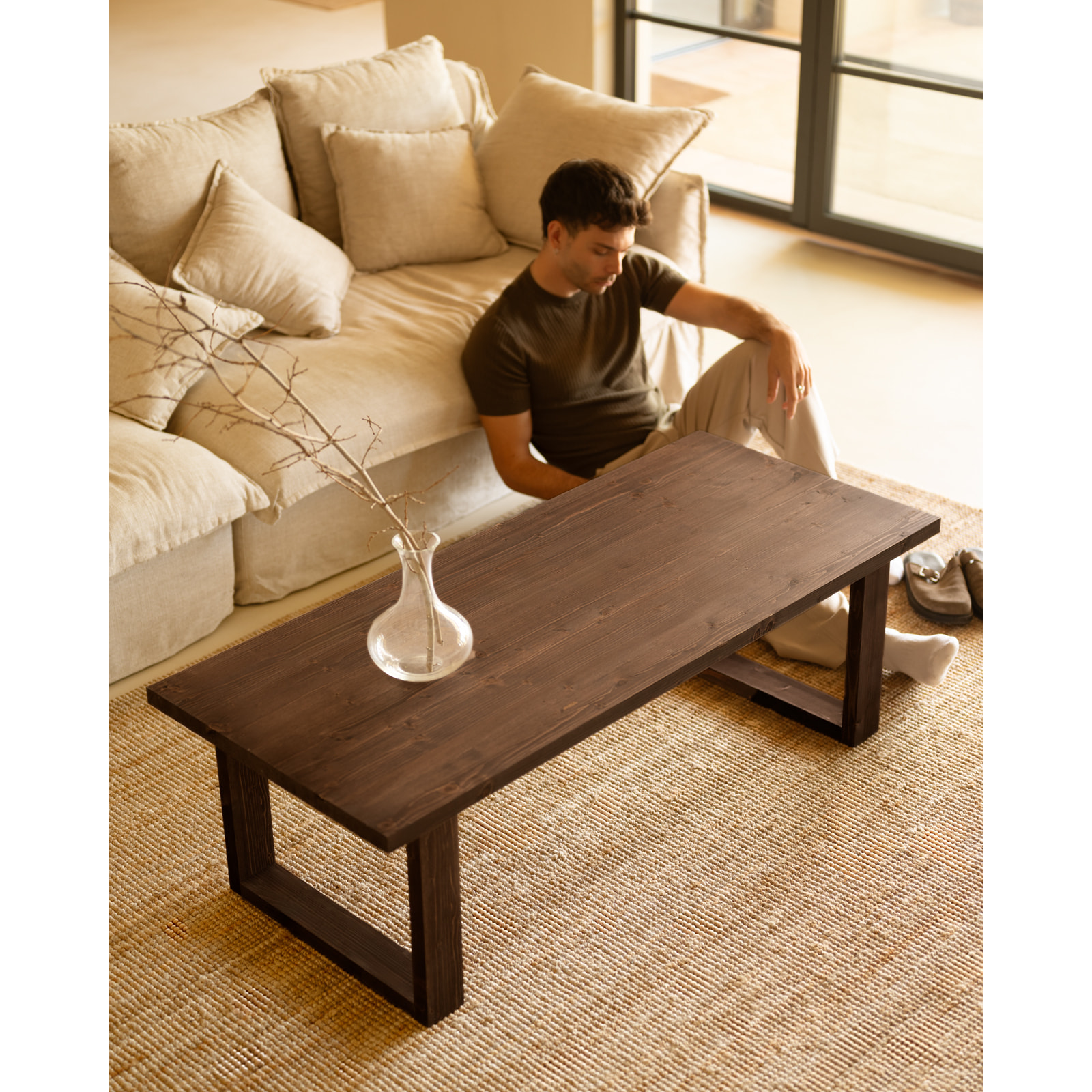 Mesa de centro de madera maciza en tono nogal de varias medidas