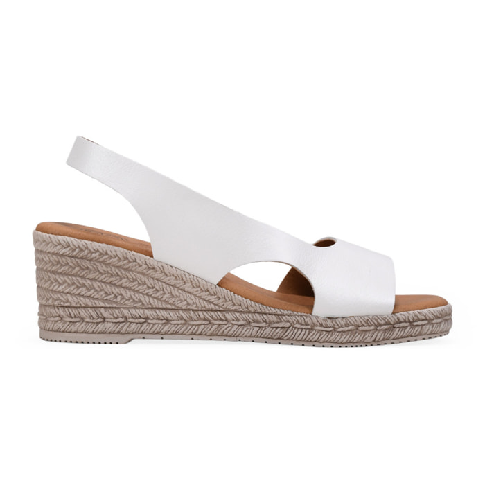 Sandalias de cuña blancas en piel