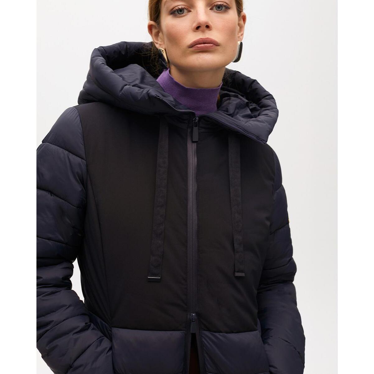 Anorak corto imbottito aderente a contrasto