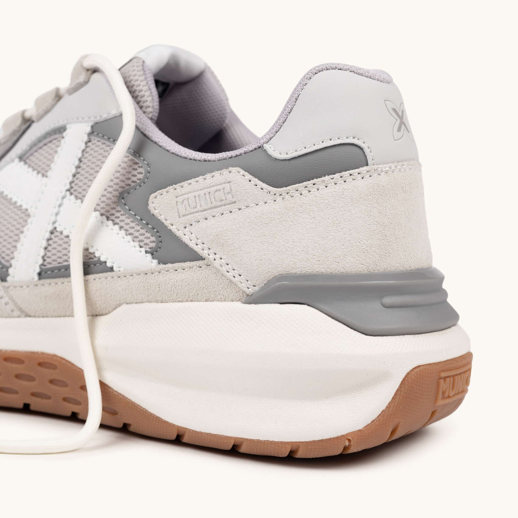 Zapatilla de Silueta Dinámica y Diseño Futurista MUNICH NEXA 18