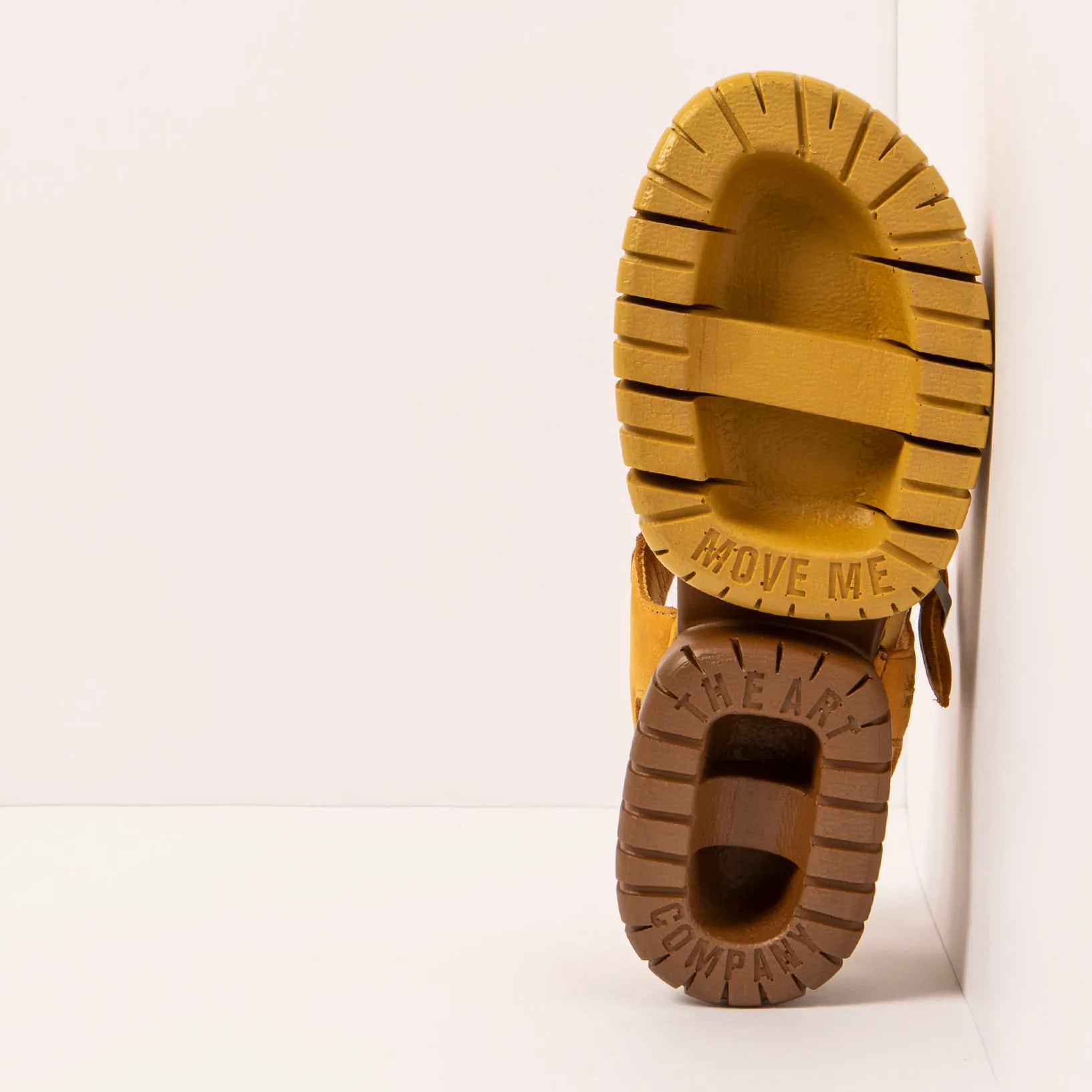 Sandalias 1882 NOBUCK HONEY/ MADEIRA color Honey