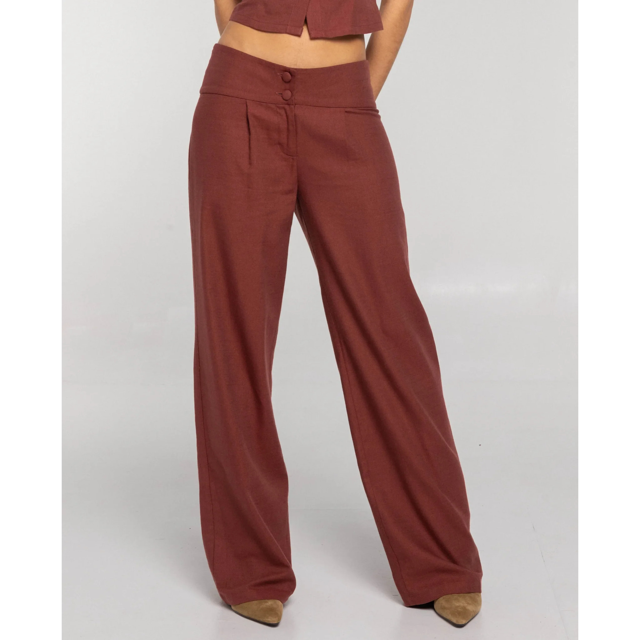 Pantalón largo recto con pinzas y tiro bajo de mujer